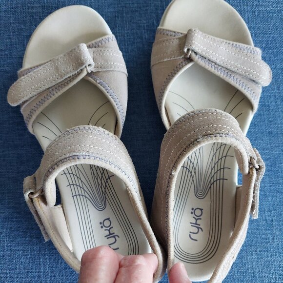 Ryka Sandals Sz 7.5M Beige - Picture 1 of 6